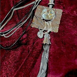 🤍 Suspension Necklace W 20”silver chain & black leather hammered silver pendant